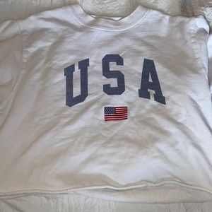 Adorable cropped white sweater that says USA
